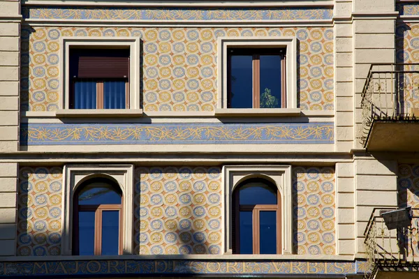 Staré okno v centru města lugano Švýcarsko swiss — Stock fotografie