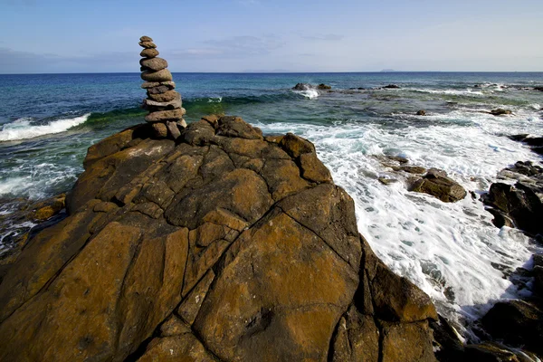 In lanzarote Küste Schaum Spanien Teich r Strand Wasser Moschus — Stockfoto