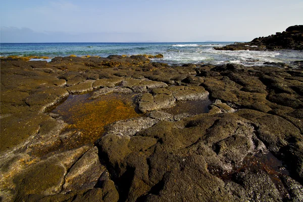 Spain musk rock sky water coastline summer in lanzarote — Stock Photo, Image