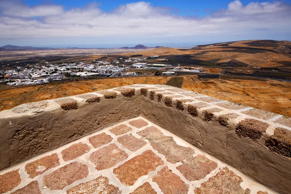 House arrecife lanzarote sentry tower and door in teguise — Stock Photo, Image