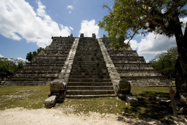 F świątyni chichen itza w Meksyku tulum — Zdjęcie stockowe