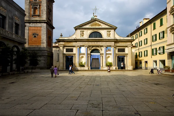 Top ve starém kostele v Itálii centra varese — Stock fotografie