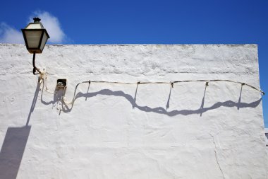 mavi gökyüzünde duvar arrecife teguise lanzarote İspanya