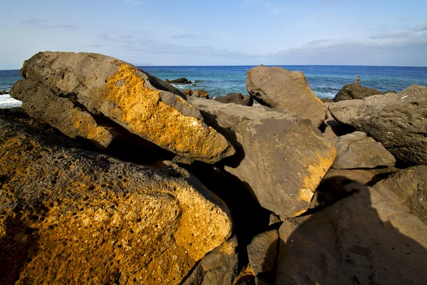 Dans la roche sp lanzarote et l'été — Photo