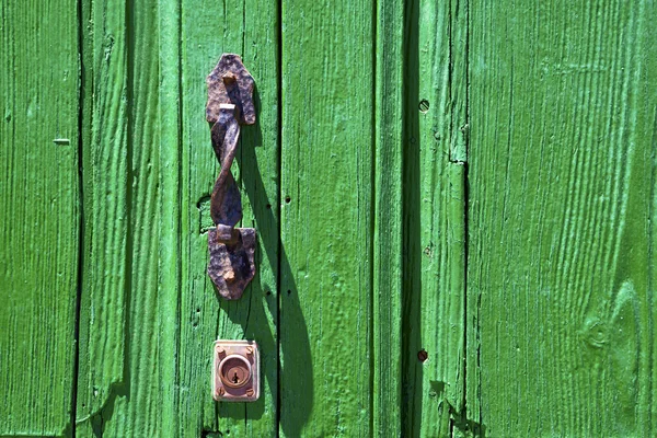 Коричневый стукач в испанском лансароте — стоковое фото