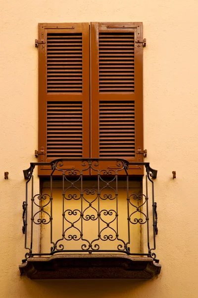 Parede velha e terraço no centro da cidade lugano Suíça — Fotografia de Stock