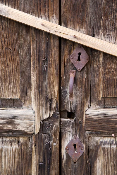 Porta chiusa in legno albizzate varese italia — Foto Stock