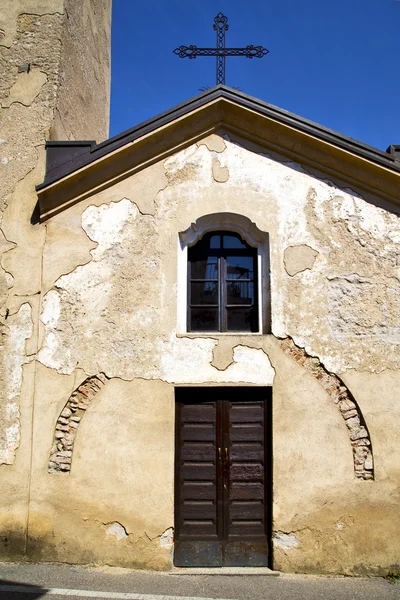 Chiesa castronno italia la finestra della terrazza a muro — Foto Stock