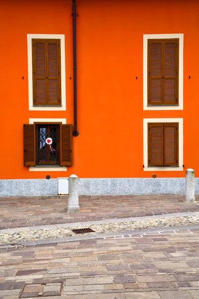 Cavaria varese, Włochy streszczenie okna — Zdjęcie stockowe