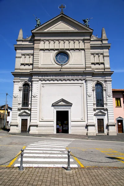 Castronno, Włochy stary taras ściany Kościoła — Zdjęcie stockowe