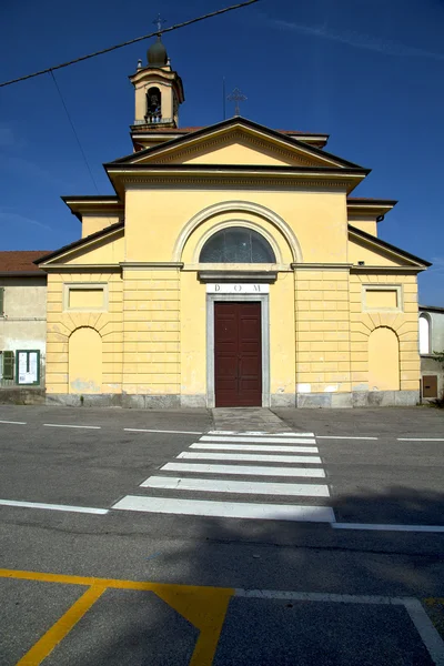 Church vinago   italy the old wall terrace — Stock Photo, Image