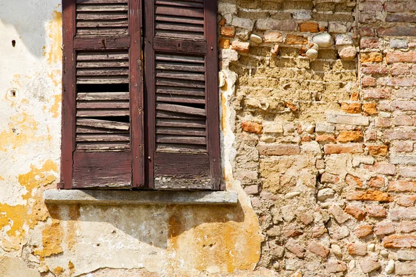 San macario window  varese italy  venetian blind   brick — Stock Photo, Image
