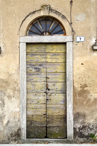 Abstract cross    closed wood door    italy azzate — Stock Photo, Image