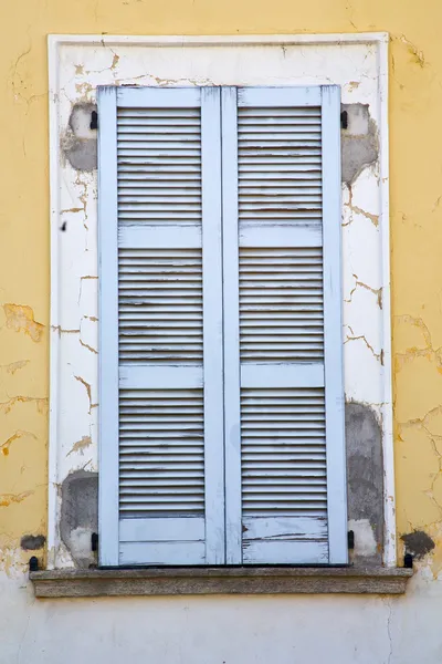Besnate window    italy abstract      wood  in the concrete  bri — Stock Photo, Image
