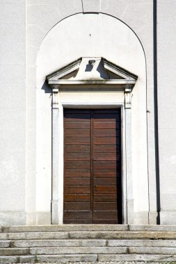 İtalya SUMIRAGO varese eski kapı girişinde