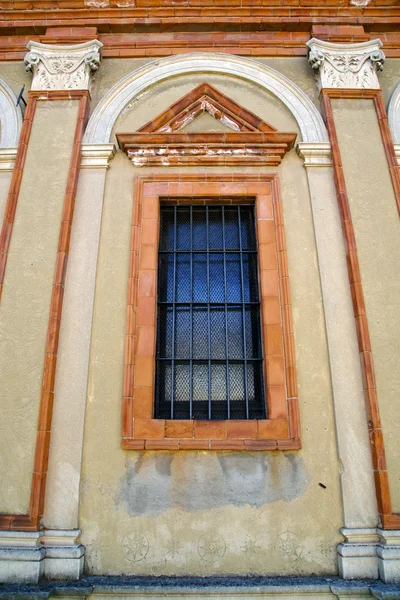 Caronno varesino cross c  varese italy the  wall sunny day — Stock Photo, Image