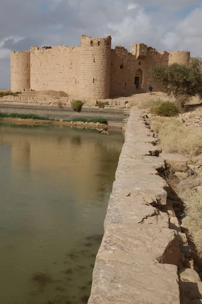 Szenische Aufnahme Einer Antiken Festung Der Wüste — Stockfoto