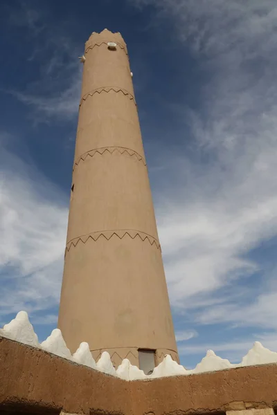 Башня Древнего Восточного Храма Голубом Фоне Неба — стоковое фото