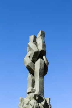 heykeli mavi zemin üzerine