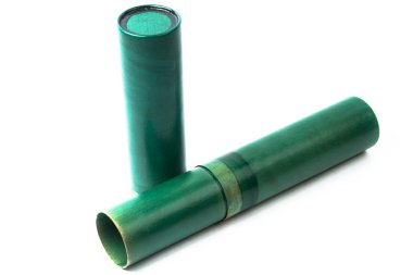 Beyaz arka plan üzerinde varil