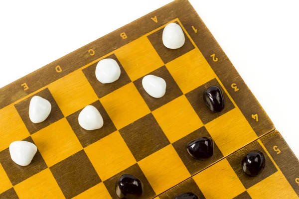 Schach auf weißem Hintergrund — Stockfoto