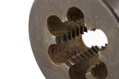 Beyaz arka plan üzerinde ölmek