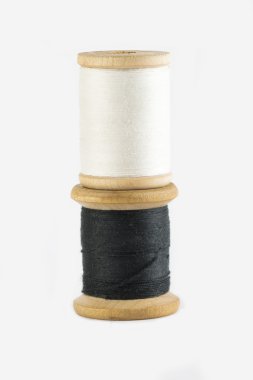 beyaz zemin üzerine konu