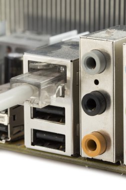 beyaz zemin üzerinde elektronik