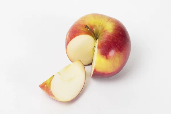 Pomme sur le fond blanc — Photo