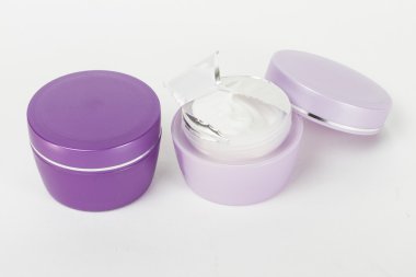 beyaz zemin üzerinde kozmetik