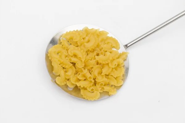 Pasta på den vita bakgrunden — Stockfoto