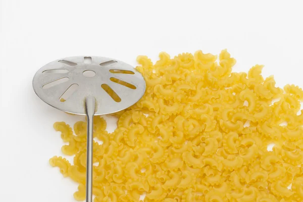 Pasta på den vita bakgrunden — Stockfoto