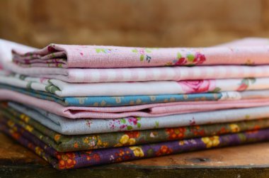 çiçek desenli Tekstil eski püskü tarzı yığını