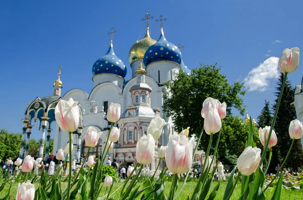 Trojice lávra sv Sergeje ve městě sergiyev posad — Stock fotografie