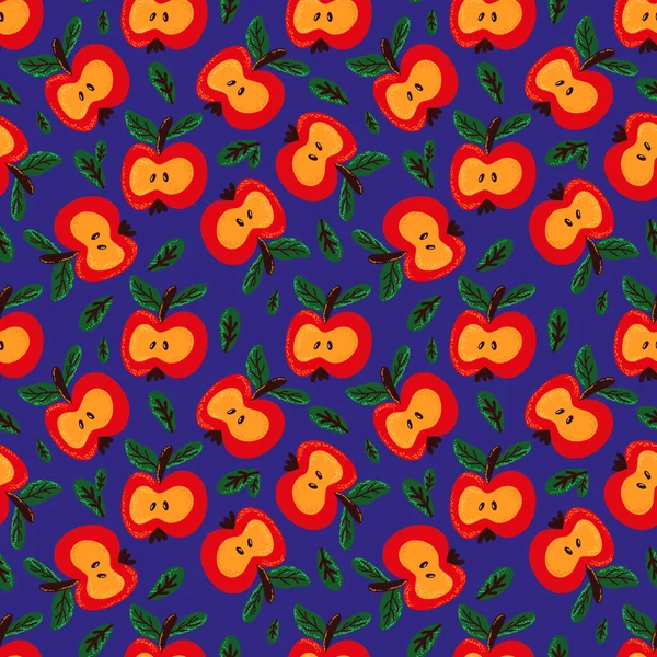 蓝底上有切红苹果的无缝图案 — 图库矢量图片