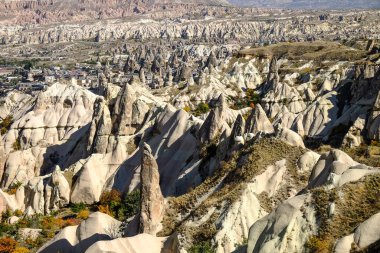 Türkiye 'nin Kapadokya kentindeki güzel dağlar ve kayalar