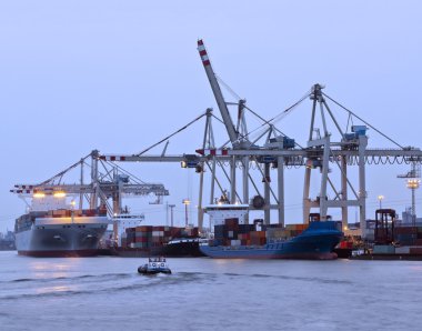 Kargo gemileri için bağlantı noktası