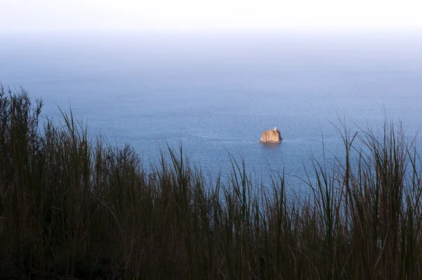 Strombolicchio, weinig stromboli — Stockfoto