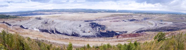 Steenkoolwinning in een open put — Stockfoto