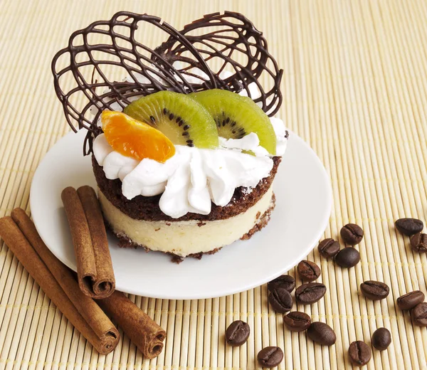 Cake met vruchten — Stockfoto