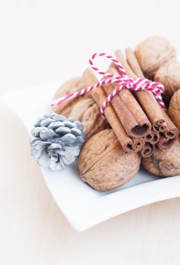 Noel fındık ve baharatlar