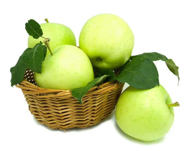 Appels in een mand — Stockfoto