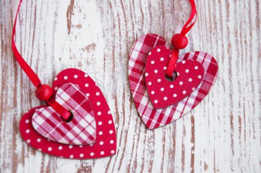 ahşap zemin üzerinde Hearts