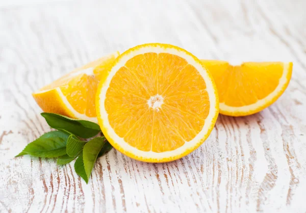 Naranjas con hojas — Foto de Stock