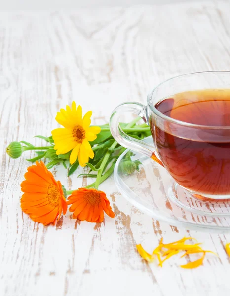 Tea with calendula — Stock Photo, Image