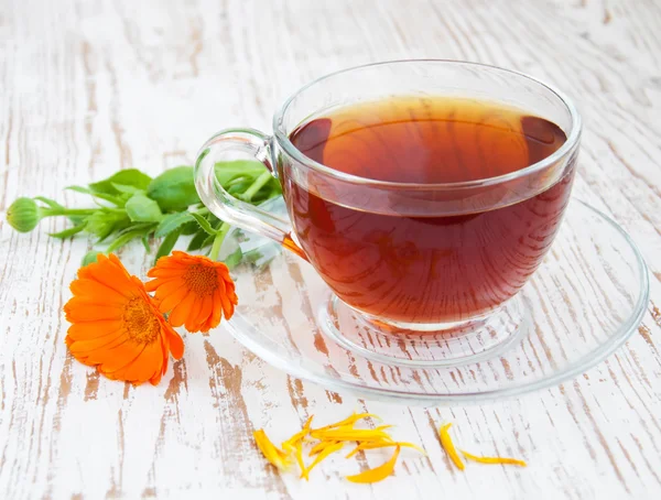 Té con caléndula — Foto de Stock