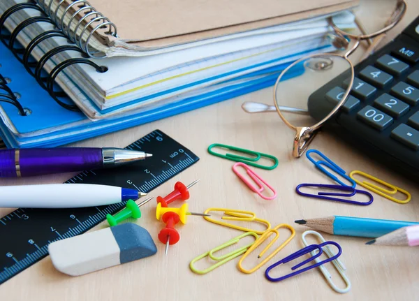 Büro- oder Schulbedarf — Stockfoto