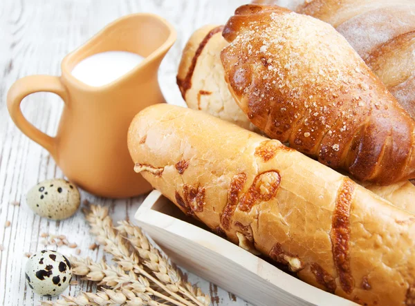 Melk en brood — Stockfoto