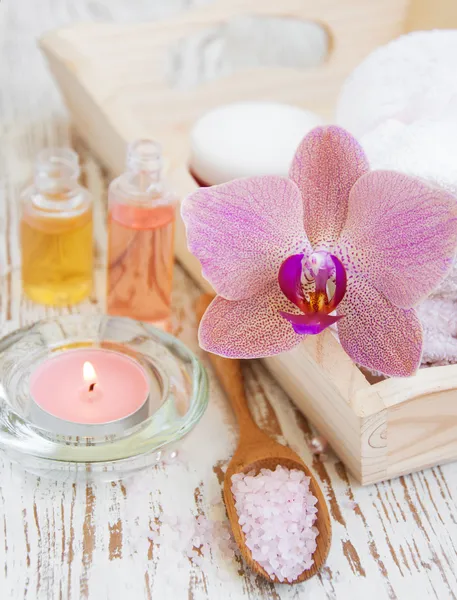 Spa instellen met orchideeën — Stockfoto