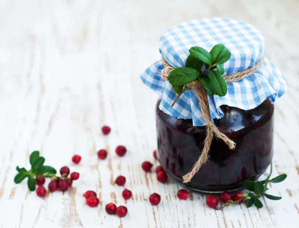 Pot van Amerikaanse veenbessen jam — Stockfoto